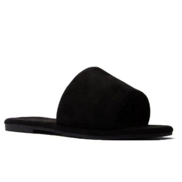 !! NEW !! Super Soft Slide Sandals in Black - Picture 5 of 9